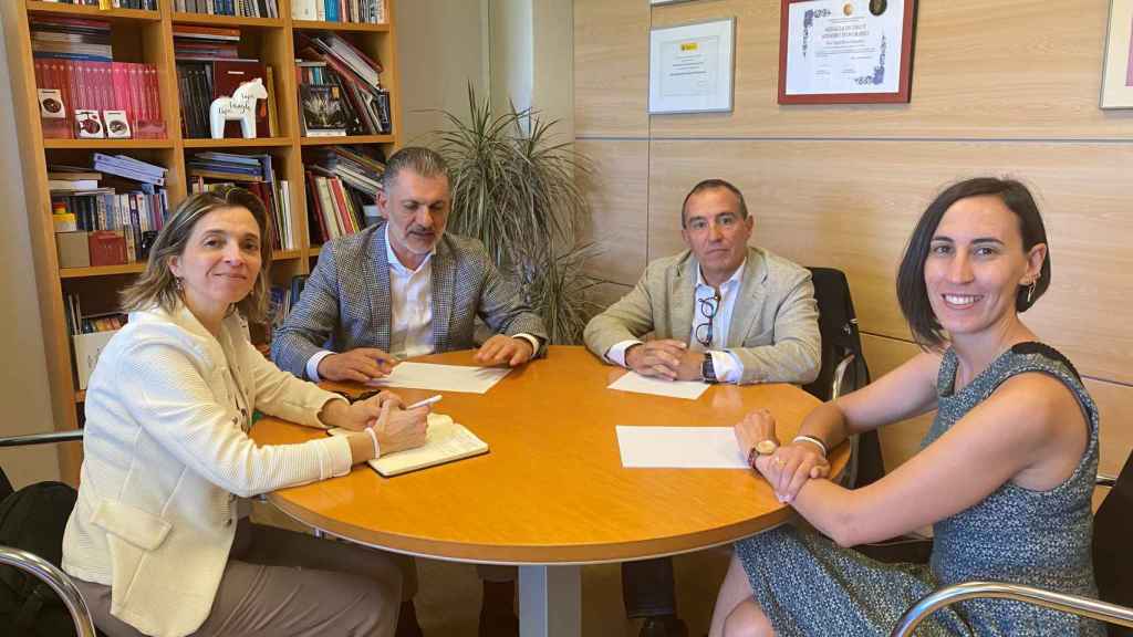 Reunión entre Feprotur y el Concello de Vigo.