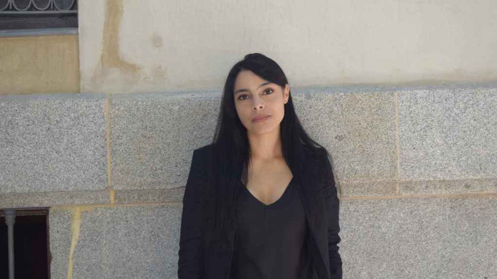 Margarita García Robayo en la plaza Santa Barbara, en Madrid. Foto: Angelica Rimini