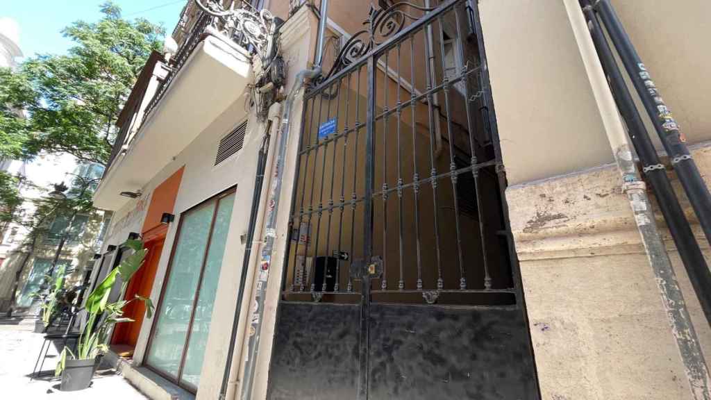 Entrada del número 7 de la calle San Vicente Mártir.