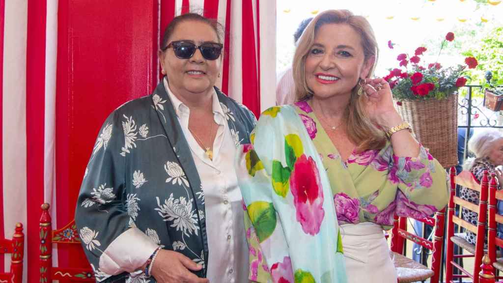 María del Monte e Inmaculada Casal, en una imagen captada en Sevilla, el pasado mes de abril.