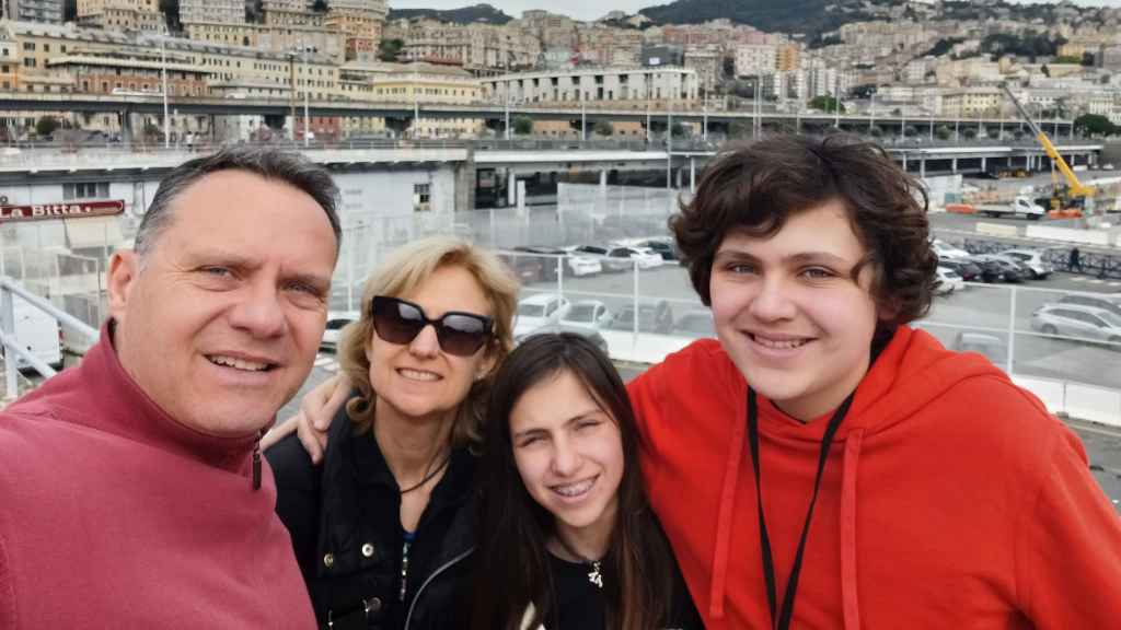 Los Salonia Gaitán.