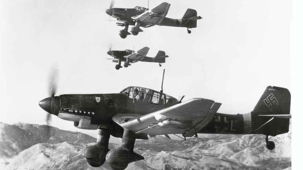 Formación de Junkers Ju 87D en octubre de 1943.