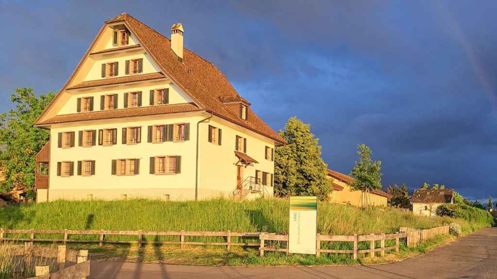 Fotografía del lugar donde se aloja la selección ucraniana de esquí, remitida por el aspirante peruano a espía.