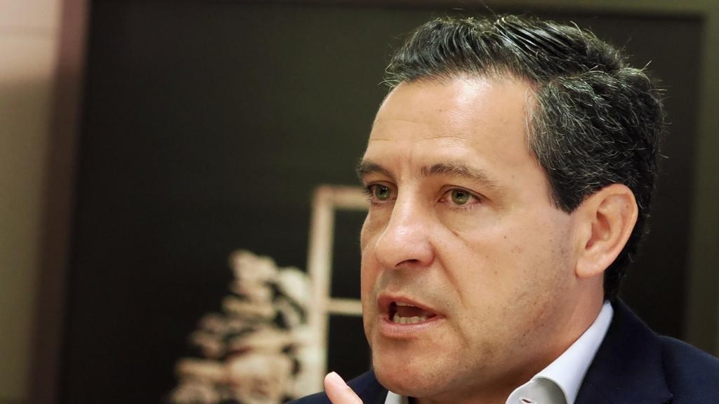 El candidato del PP a las elecciones europeas, Raúl de la Hoz, durante la entrevista con EL ESPAÑOL de Castilla y León