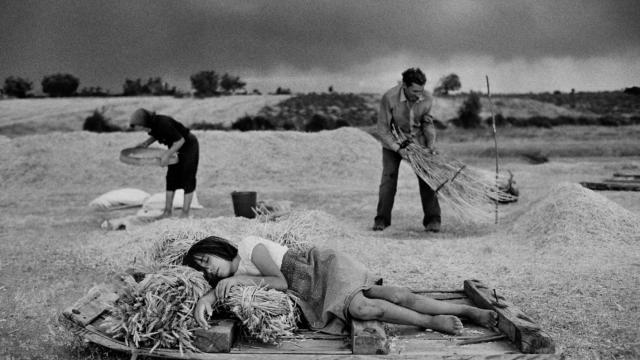 Cristina García Rodero: 'En las eras'. Escober, 1988. Foto: © Cristina García Rodero