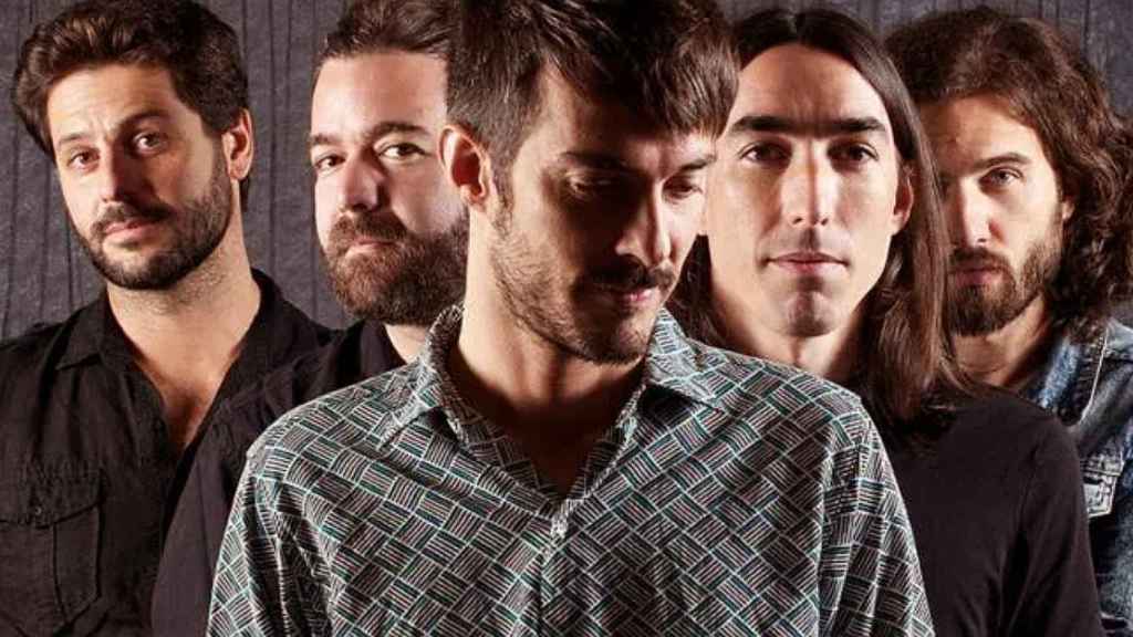 Pucho, en el centro, junto al resto de integrantes de Vetusta Morla