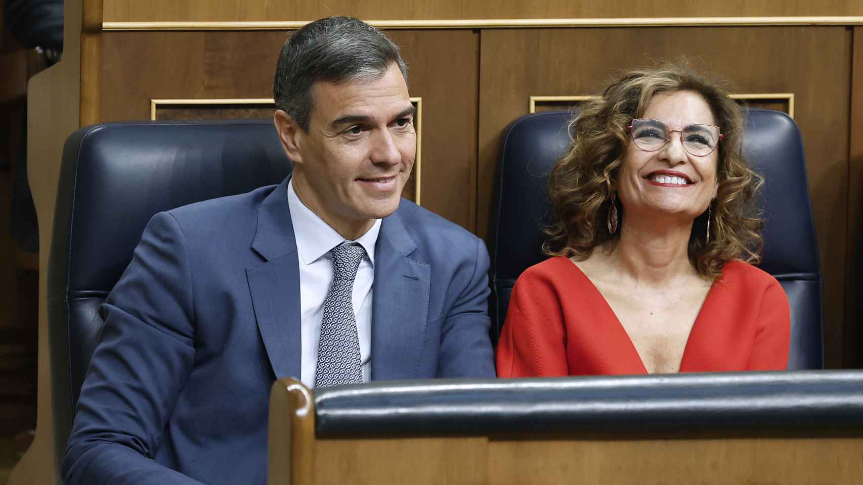 Pedro Sánchez y María Jesús Montero.
