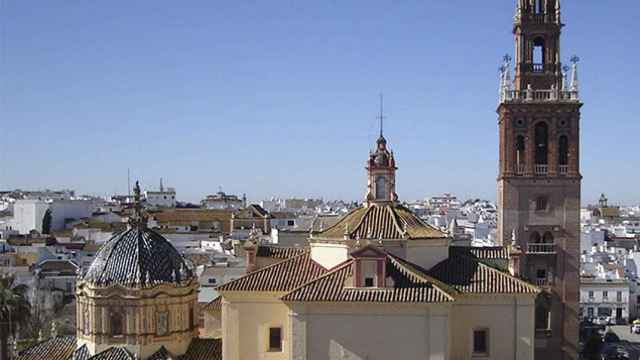 Vista aérea de la Iglesia de San Pedro de Carmona.