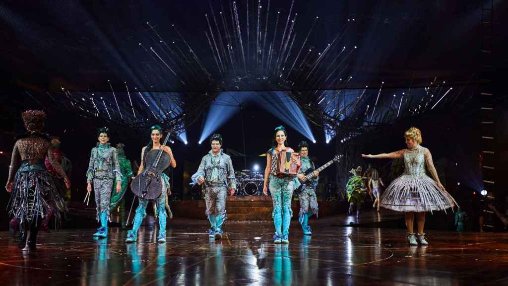 Sara, con sus compañeros.