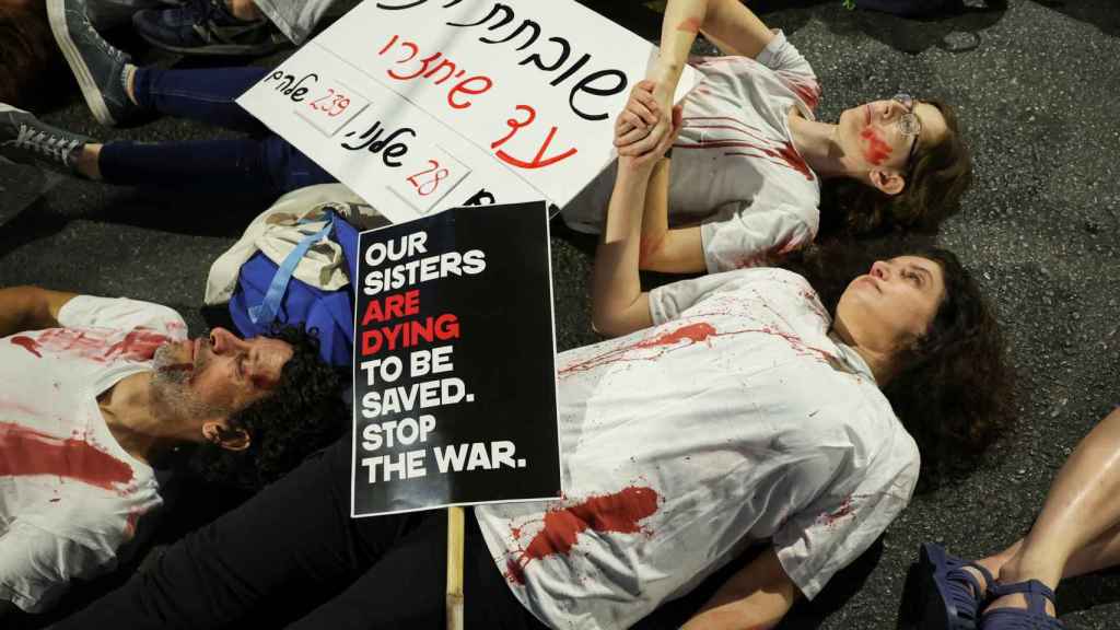 Protesta contra el gobierno de Netanyahu y para pedir la liberación de los rehenes en Tel Aviv.