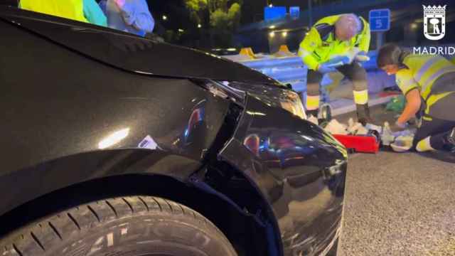 Accidente fatal en la M-30: muere una mujer de 45 años y otro varón resulta herido tras chocar su moto con un VTC