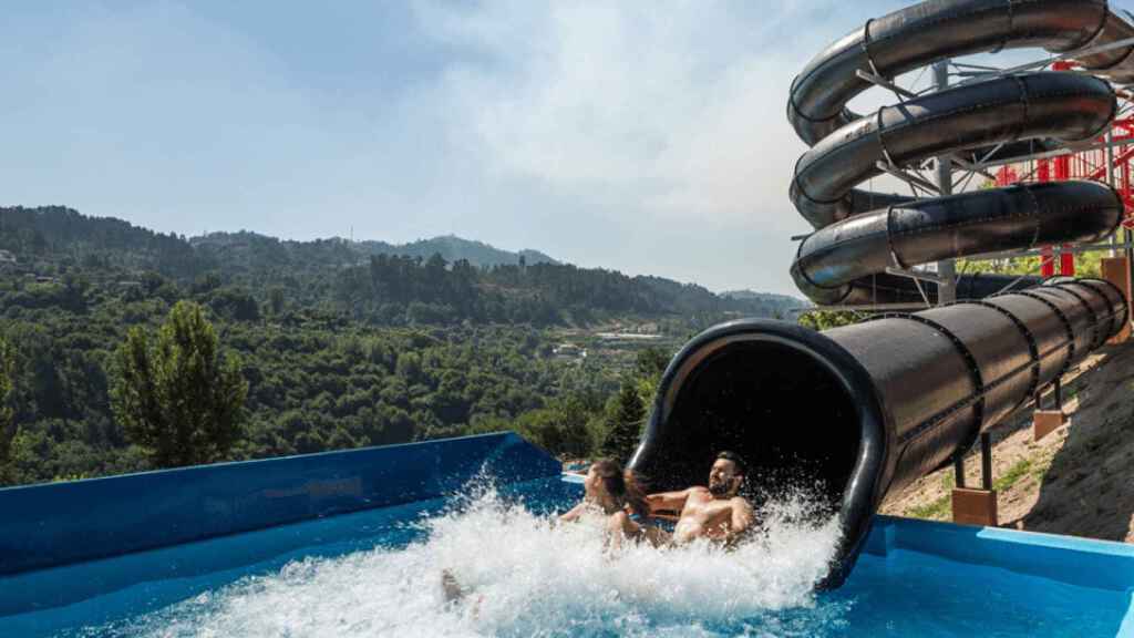 Atracción Fast Mountain del Parque de Amarante.