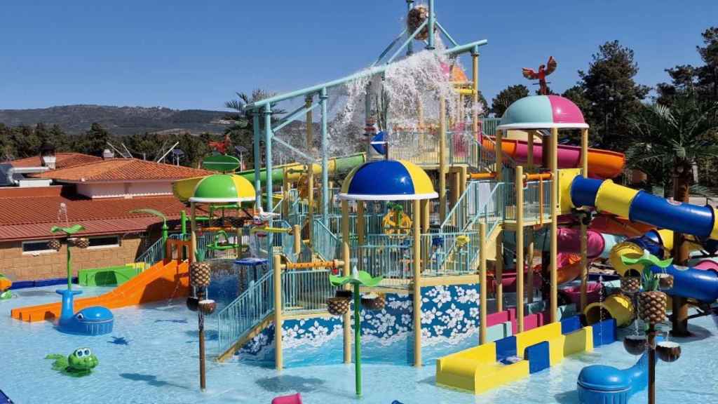 Toboganes en NaturWater Park, en Vila Real.