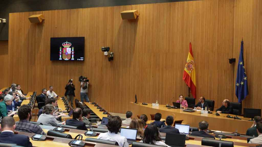 Presentación de 'Viaja más en autobús' en el Congreso de los diputados.