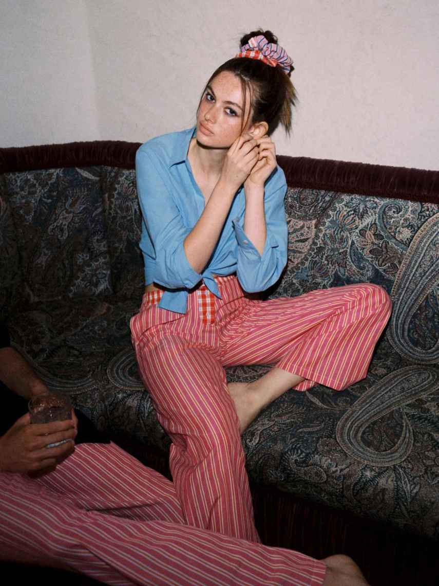 Imagen de la colaboración de Hand Over x Stradivarius