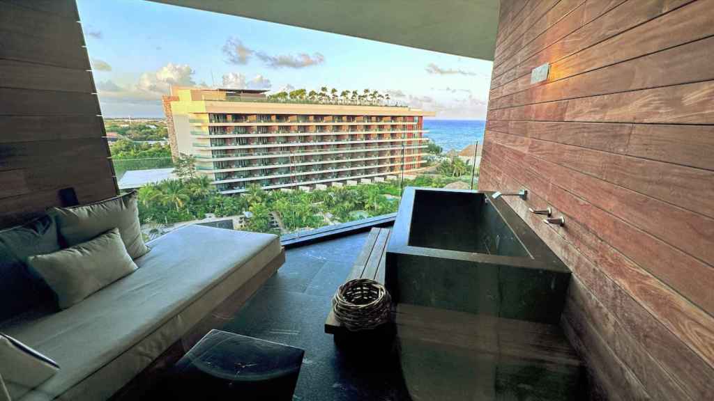 La terraza de las habitaciones del Secrets Moxché de Playa del Carmen.