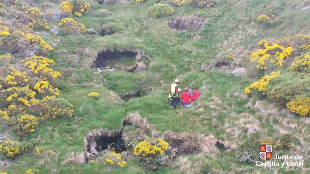 Imagen del momento del rescate, este sábado