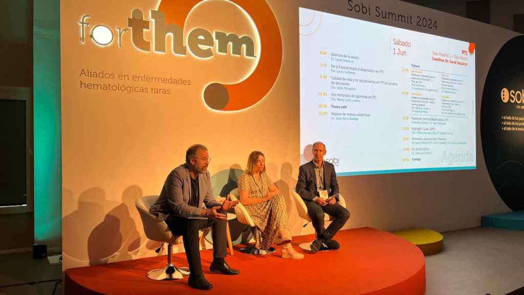 Intervención de los hematólogos David Valcárcel, Mónica Ballesteros y Ramiro Núñez en el Summit de SOBI.