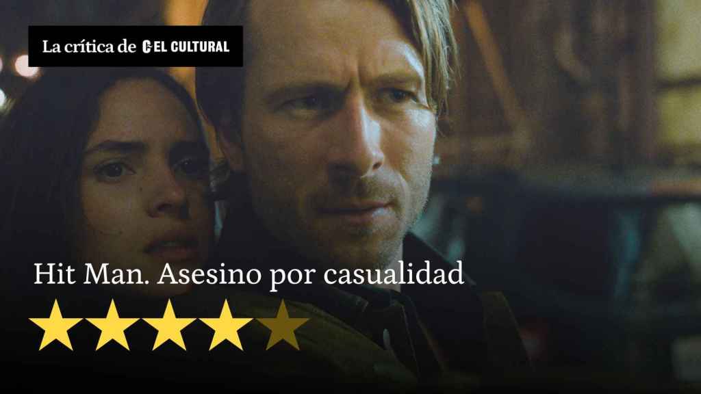 Adria Arjona y Glen Powell en 'Hit Man'