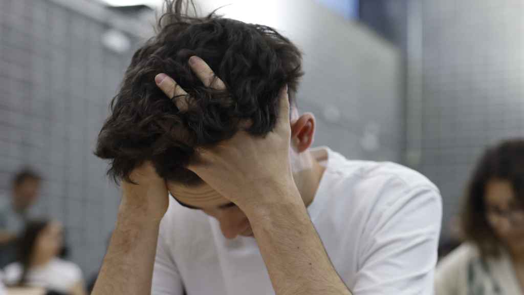 Un grupo de alumnos momentos antes de empezar la EBAU 2024.