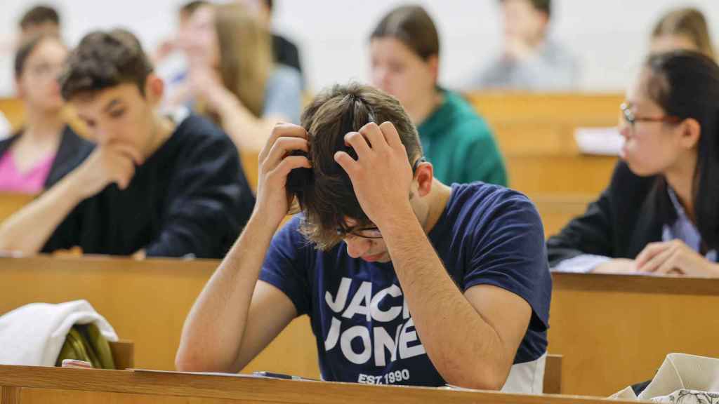 Examen de EBAU en la facultad de Comunicación de Santiago de Compostela