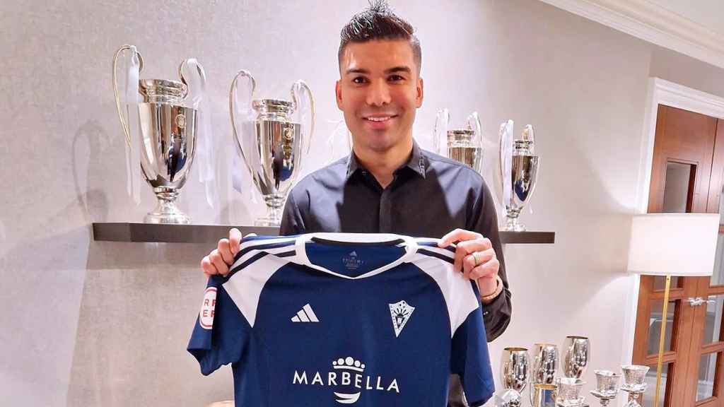 Casemiro con la camiseta del Marbella FC