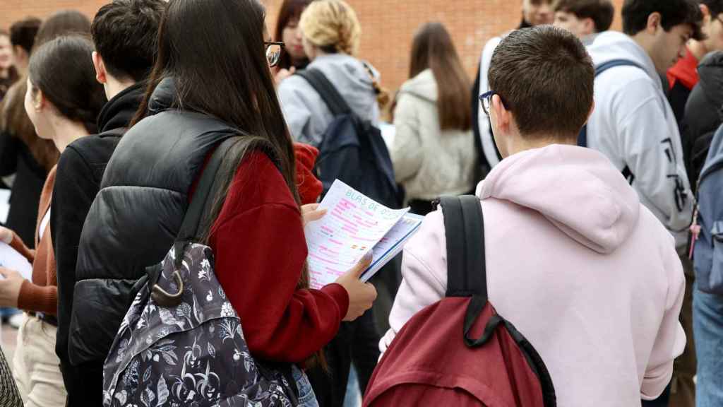 Alumnos repasando en La Rioja
