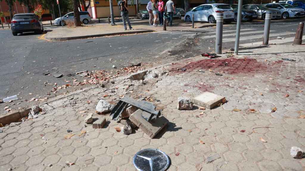 Restos de la pelea en el suelo donde ocurrieron los hechos.