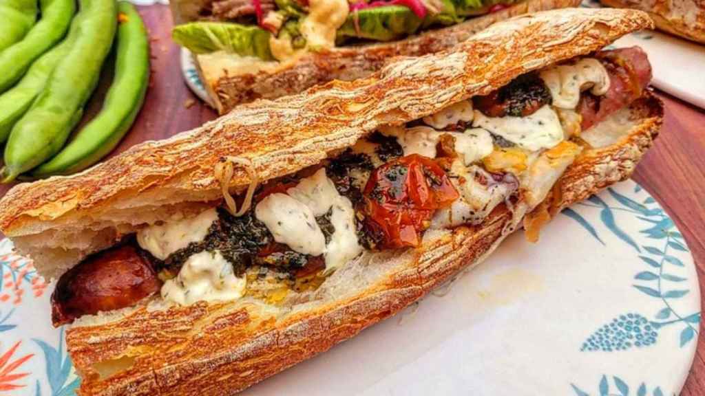 El bocadillo 'El de Llonganissa'.