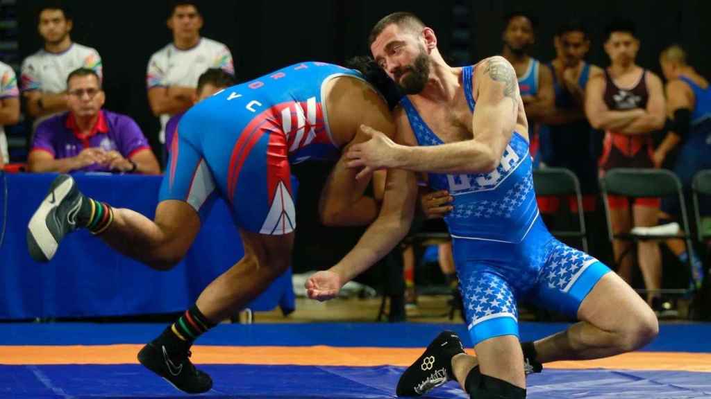 Imagen de dos participantes en los juegos