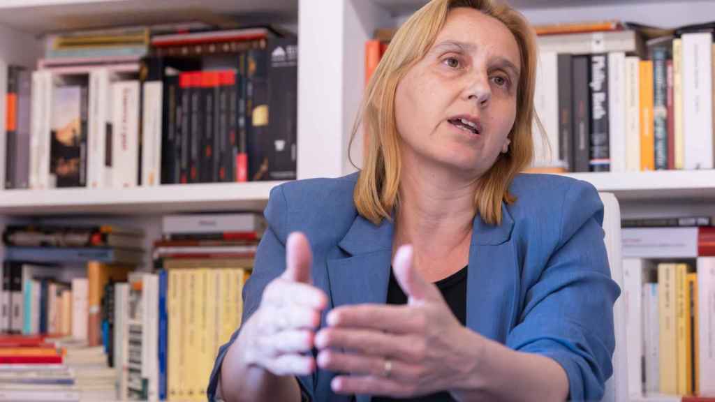 Noemí Trujillo nació en Barcelona en 1976. Empezó a escribir poesía a los 12 años. Desde entonces ha publicado 14 poemarios y otros libros de narrativa.