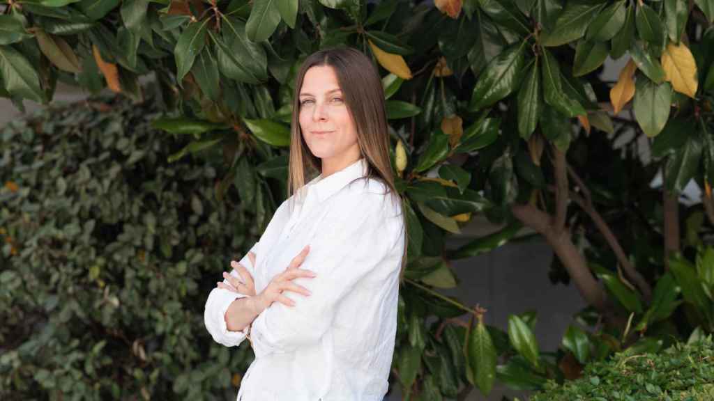 Antonella Marty, posando en el patio de la sede de la Fundación Rafael del Pino