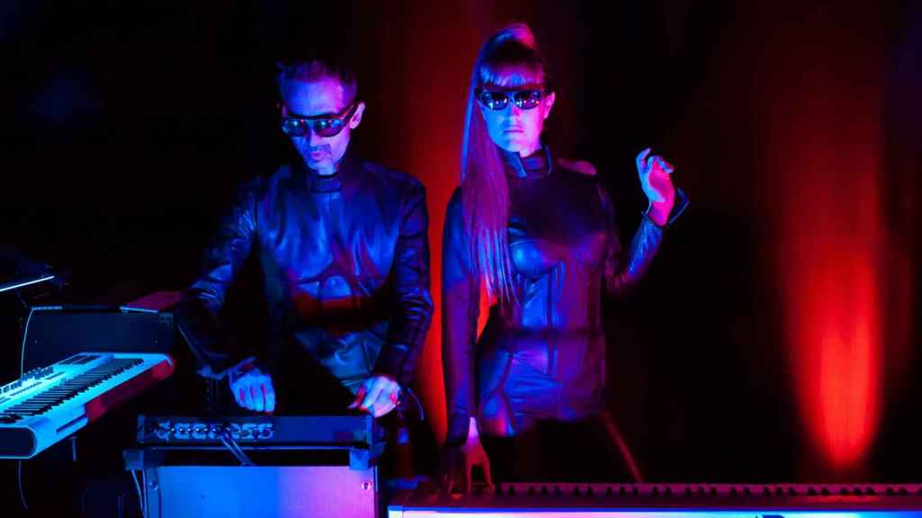 Emilio Garzón y Xana Bel interpretan 'Música aumentada'