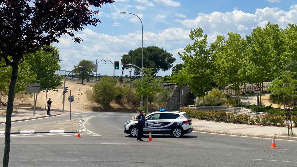 La zona de acceso a la M-612 permanece cortada.