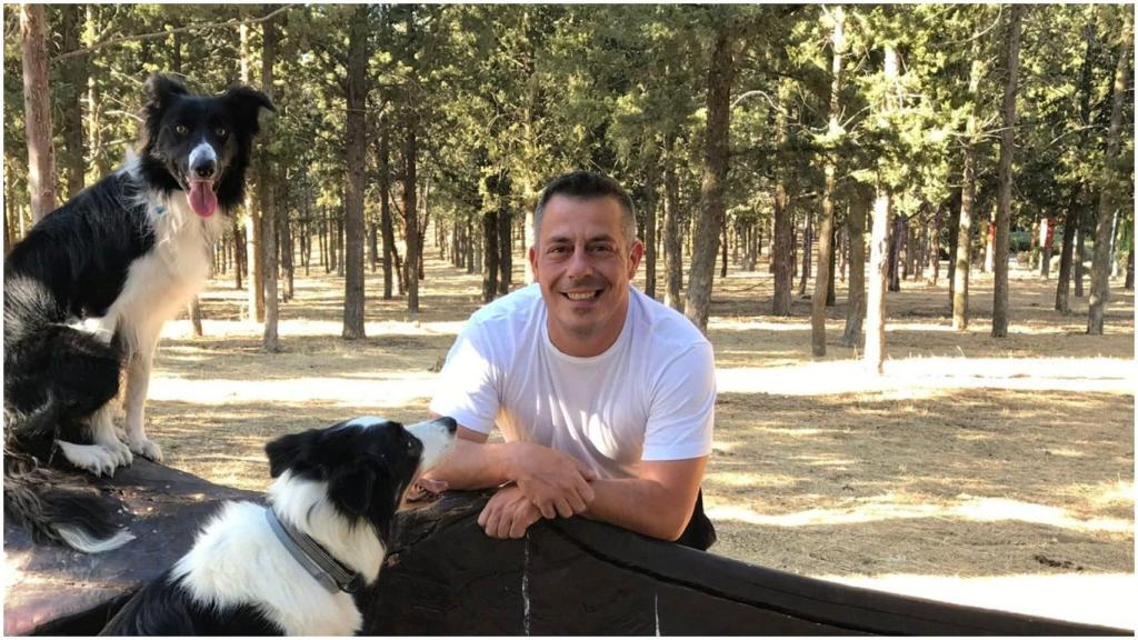 Dani Pardos junto a sus perros