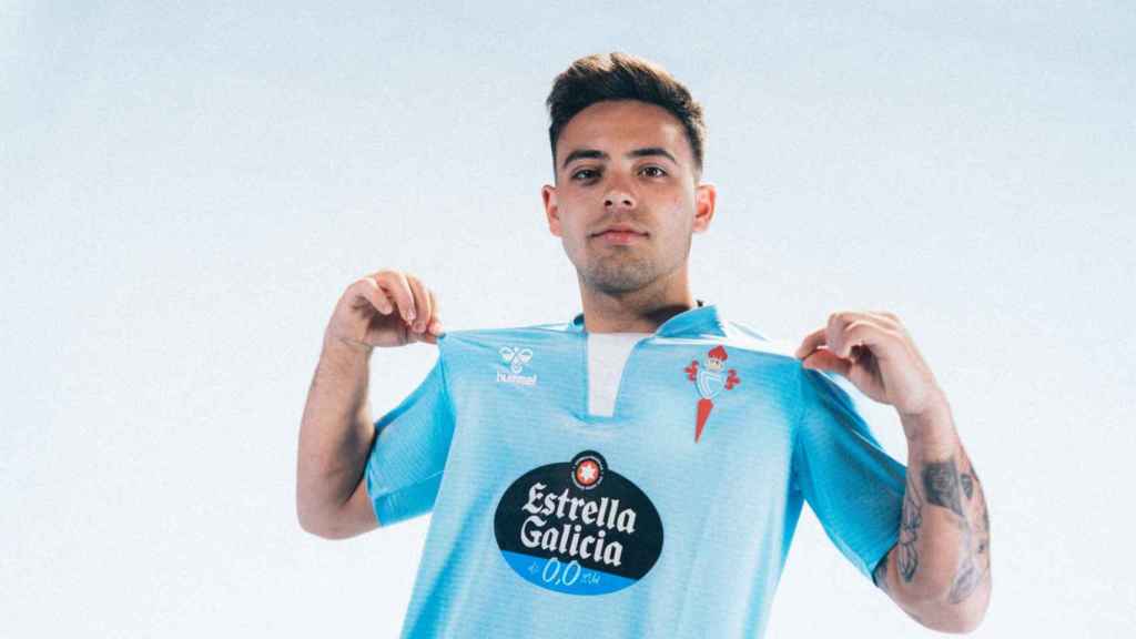El Celta presenta su camiseta para la temporada 24/25.