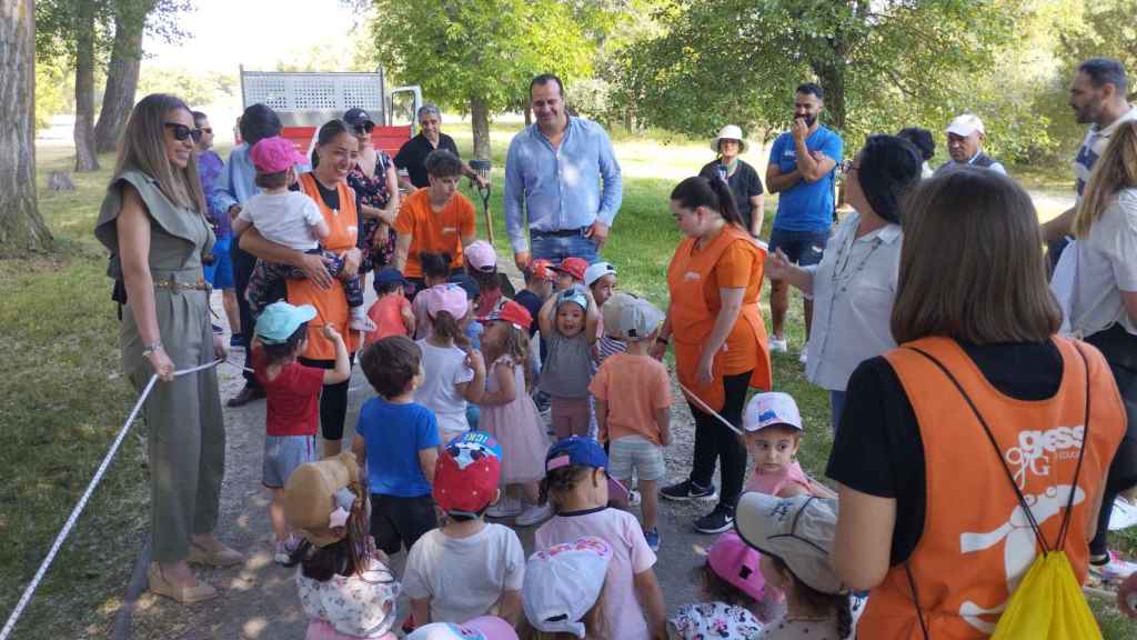 Plantación de frutales en la Isla del Soto