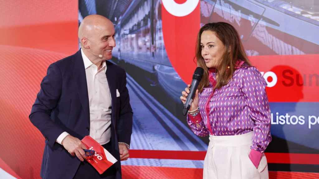 Simone Gorini de Iryo y Berta Barrero de Vectalia en la presentación de este martes.