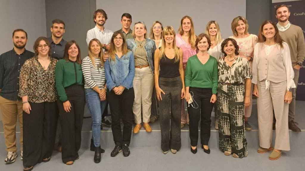 Begoña Gómez, en el centro, de negro, en la presentación de su 'software' en Zaragoza el pasado 18 de octubre.