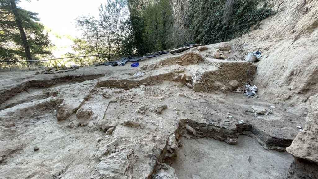Vista general del yacimiento prehistórico de El Salt (Alicante).
