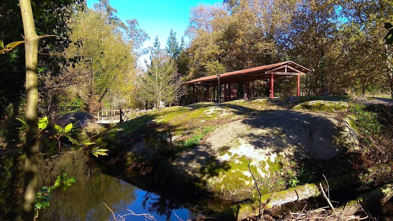 Entorno del área recreativa de la ruta del Río dos Dous Nomes. Foto: Google Earth