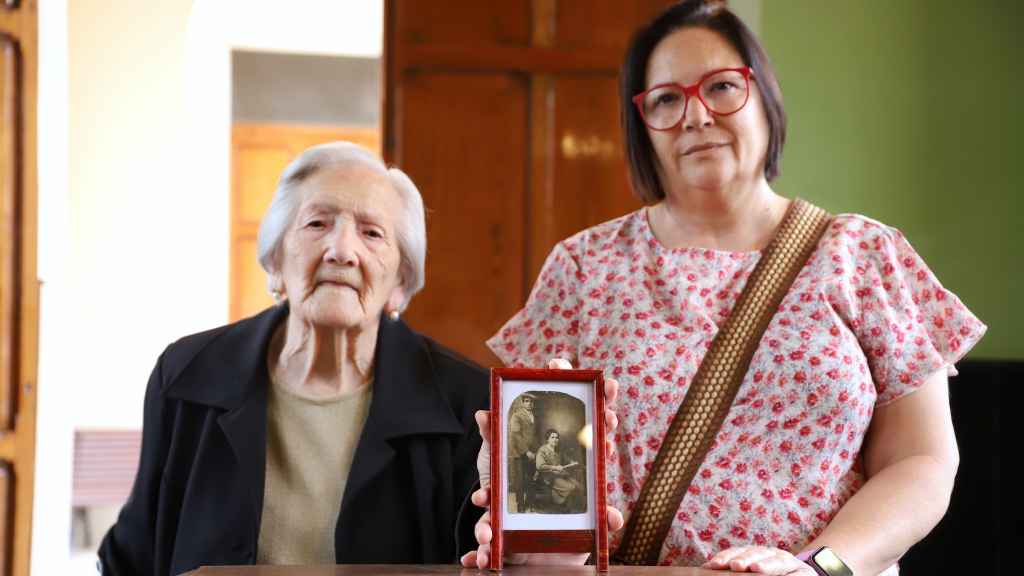 La hija y nieta de José Costa Bayona, fusilado durante el franquismo