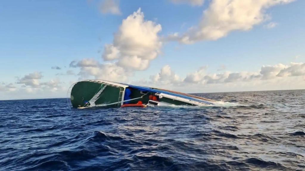 Hundimiento del ‘Playa Zahara Dos’ en Fiyi.