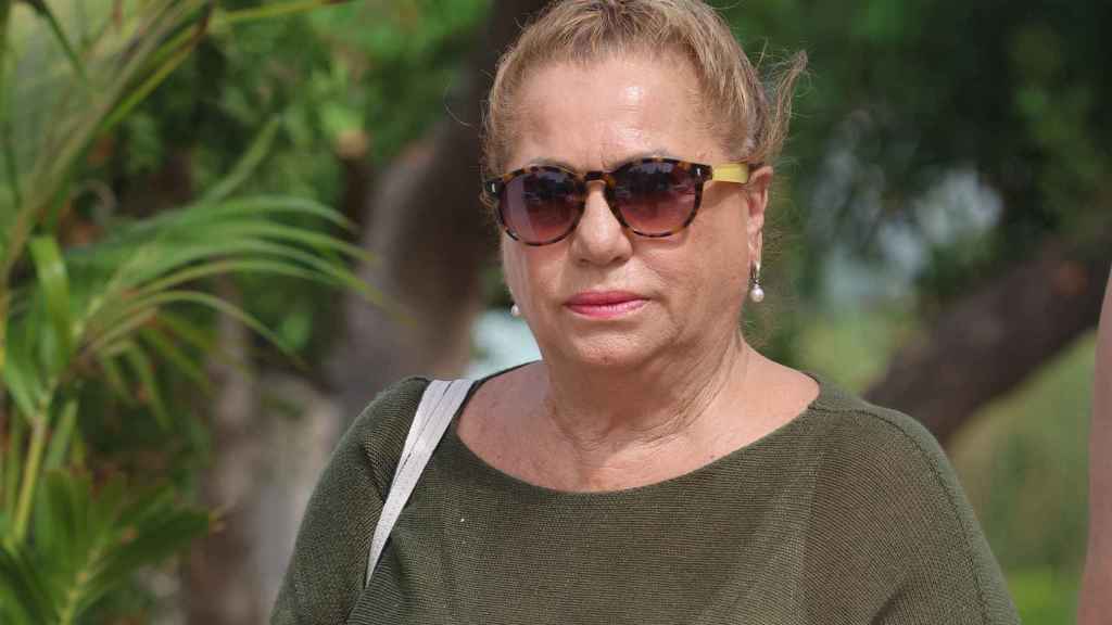 Mayte Zaldívar en su visita a Julián Muñoz.