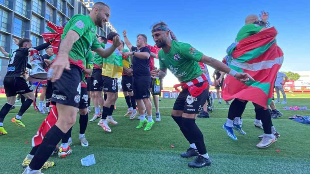 Victoria del Zamora CF en el municipal Matapiñonera