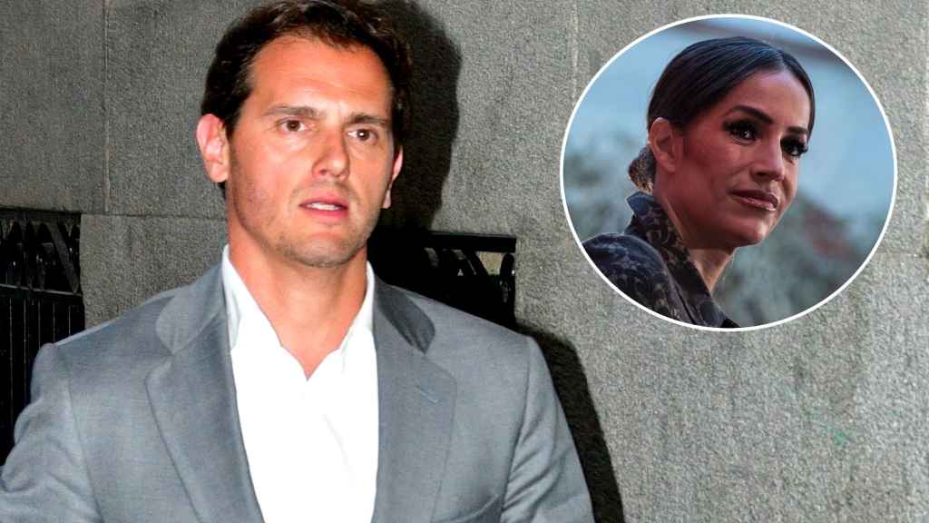 Albert Rivera junto a su amiga y excompañera política Begoña Villacís en un fotomontaje de EL ESPAÑOL.