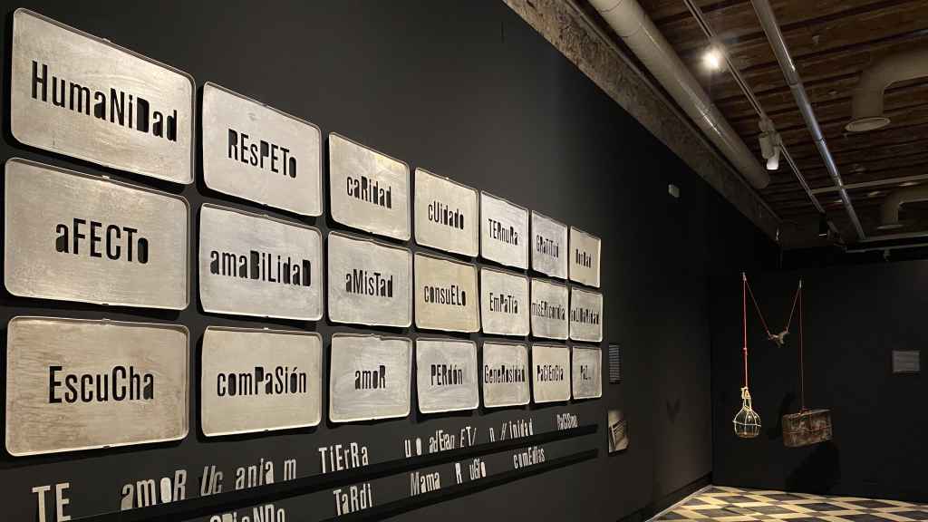 Dos de las obras de la muestra ‘^misericordia’ expuesta en La Térmica.