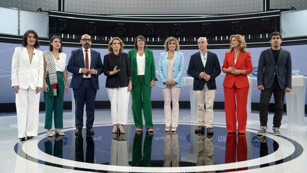Los candidatos a las europeas en el debate electoral del 9-J en el plató de RTVE.