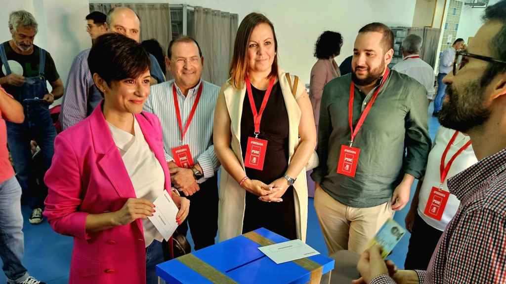 La ministra Isabel Rodríguez ha votado en Puertollano.
