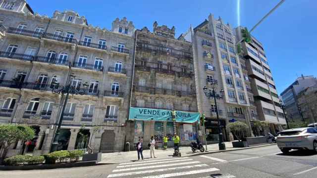 Edificio del número 31 de la calle Colón de Vigo.